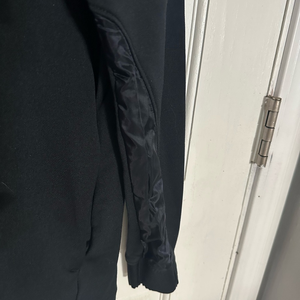 Women’s Under Armour Black Quarter-Zip Top sz M - Picture 5 of 6